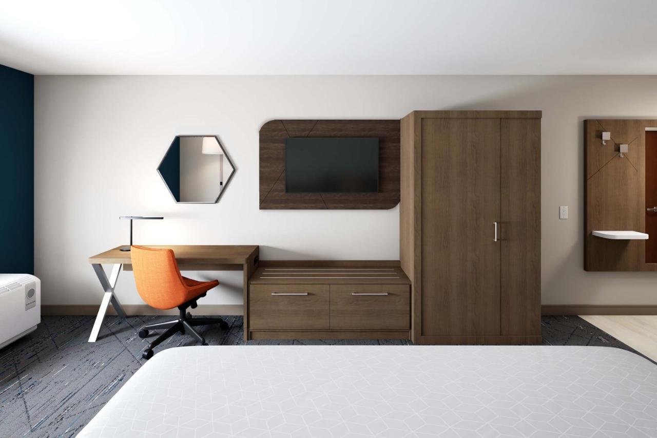 Holiday Inn Express & Suites - Tomah By Ihg Exteriör bild